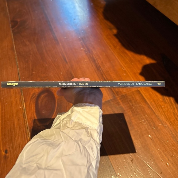 Monstress Volume 3 Haven Marjorie Liu - Picture 3 of 3